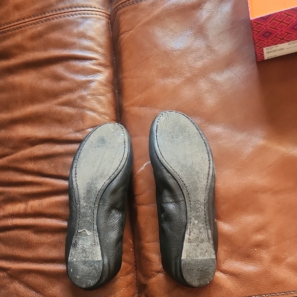 Tory Burch Black Leather Flats with Gold Logo - Picture 2 of 8